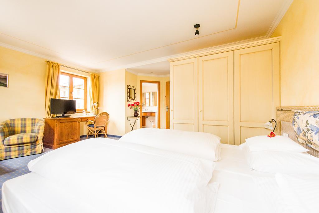 Großhartpenning Hotel Und Landgasthof Altwirt מראה חיצוני תמונה