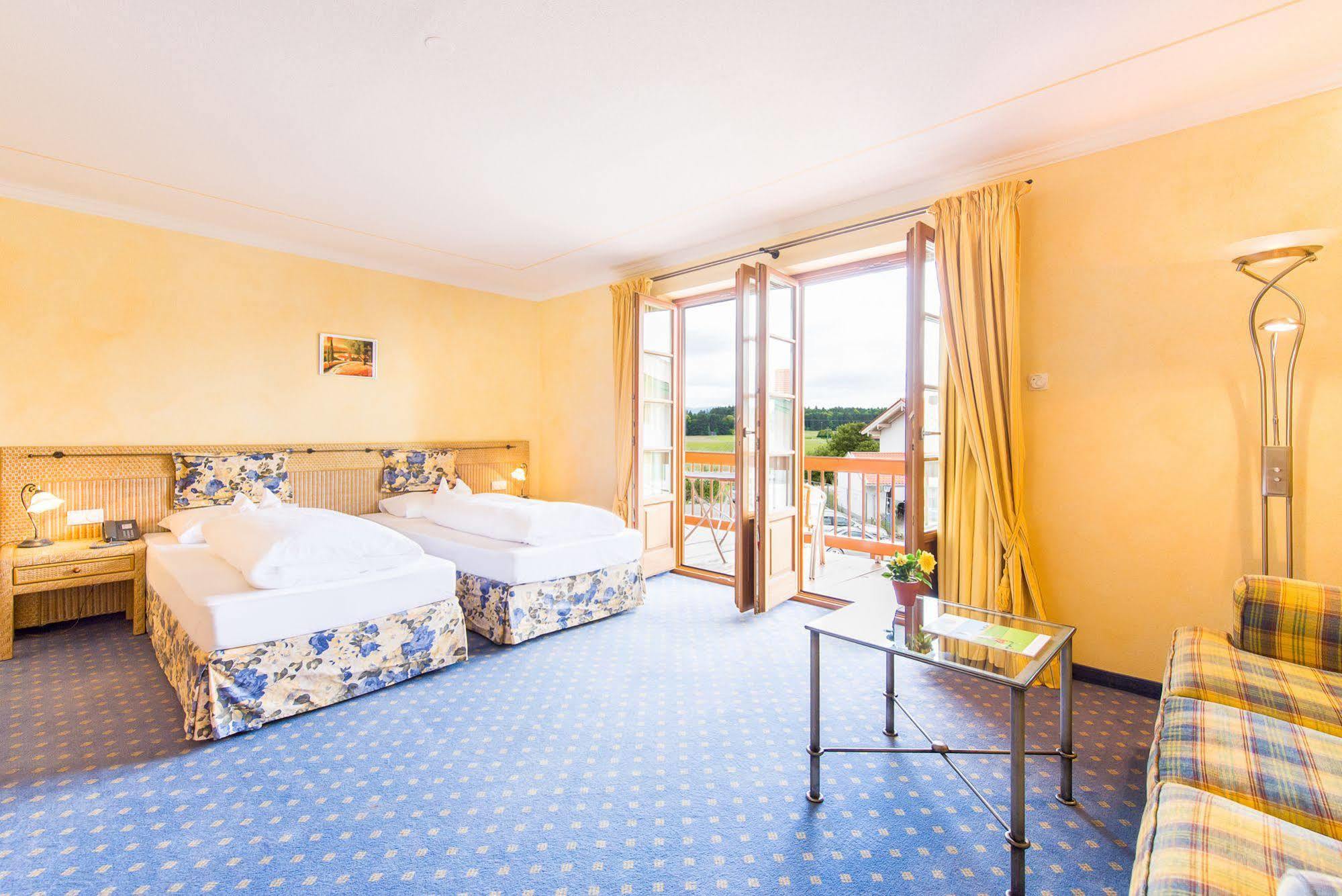 Großhartpenning Hotel Und Landgasthof Altwirt מראה חיצוני תמונה