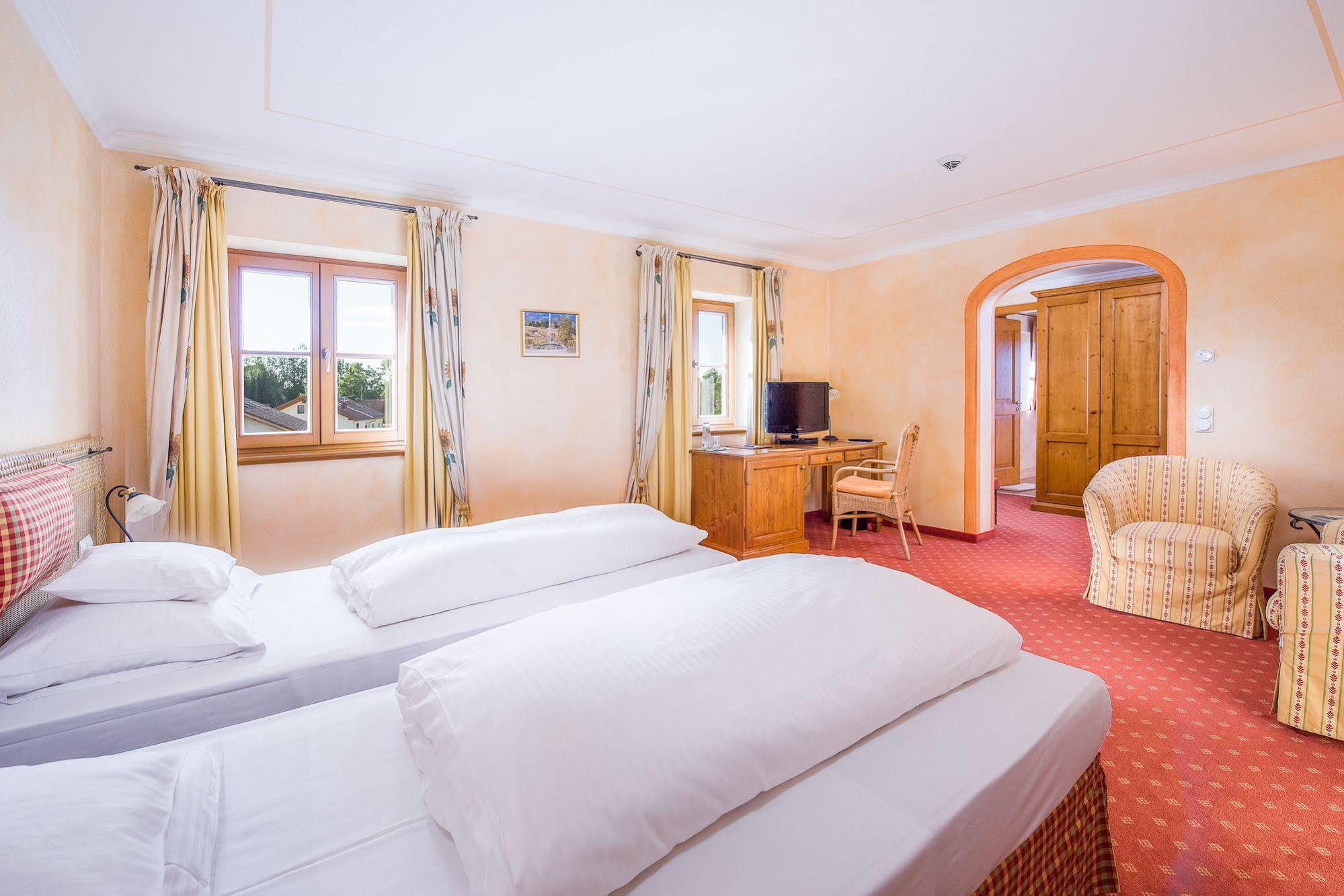 Großhartpenning Hotel Und Landgasthof Altwirt מראה חיצוני תמונה